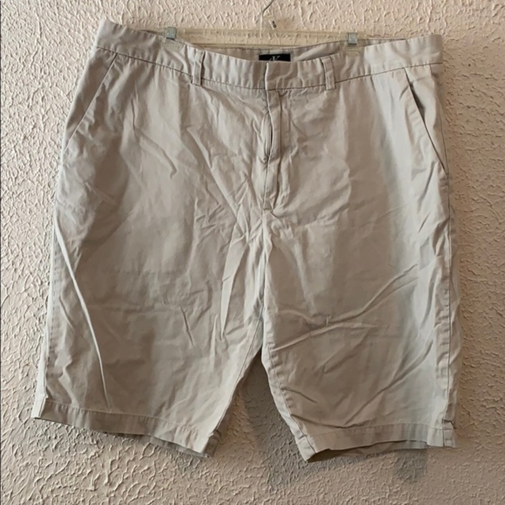 Calvin Klein Men’s Khaki Shorts Size 42